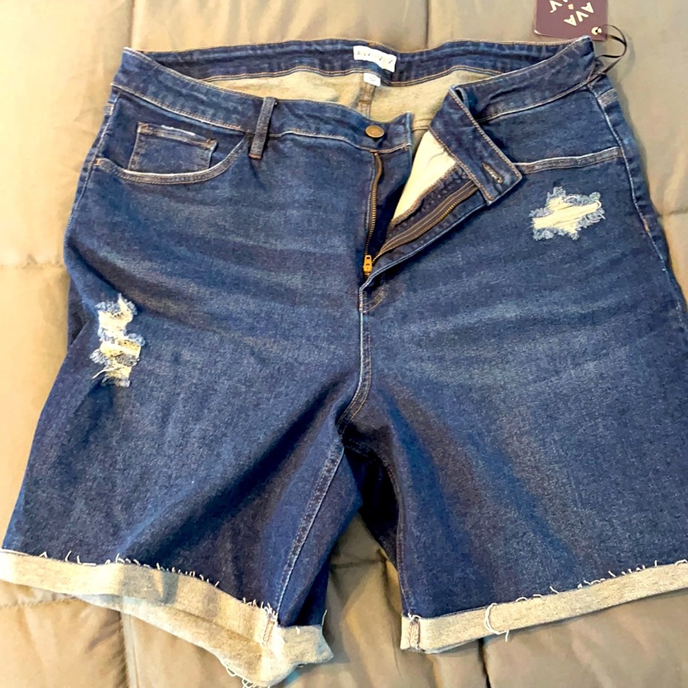 AVA & VIV | Distressed Bermuda Jean Short. Size 22.